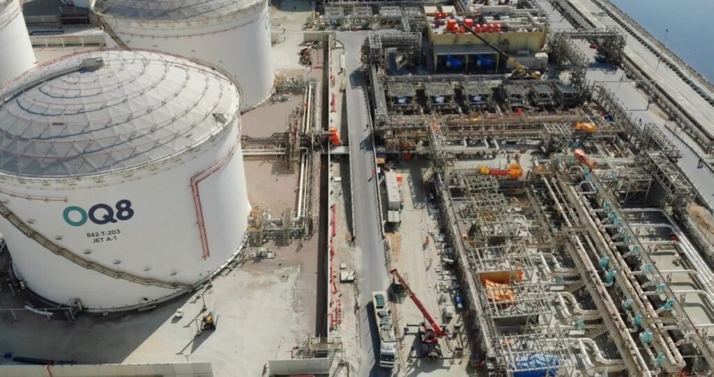 العجمي:-الأعمال-التصديرية-والتشغيلية-في-مصفاة-الدقم-طبيعية