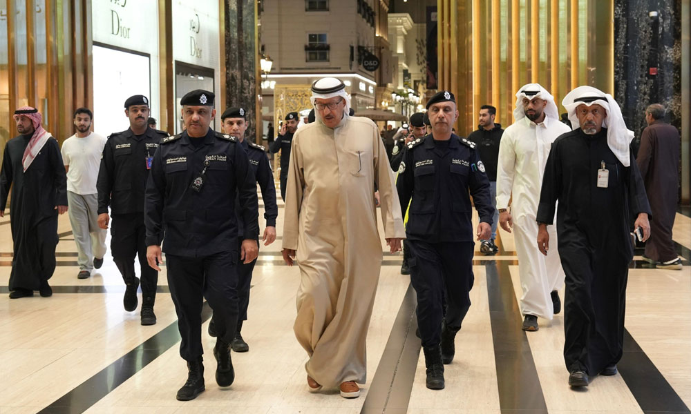 وكيل-وزارة-الداخلية-يتفقد-عددا-من-المجمعات-التجارية-للوقوف-على-خطط-الدفاع-المدني-وإجراءات-الطوارئ