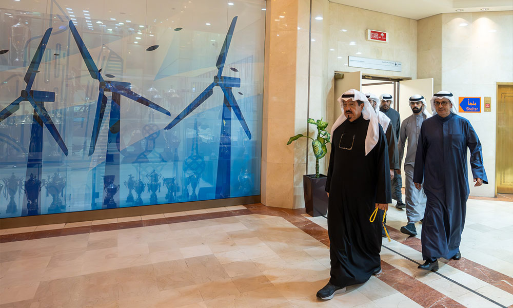 سمو-رئيس-مجلس-الوزراء-يقوم-بزيارة-تفقدية-إلى-مبنى-وزارة-الكهرباء-والماء-والطاقة-المتجددة