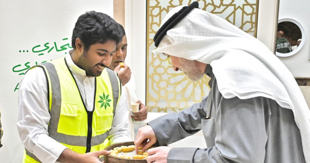 'التجاري'-يحرص-على-خدمة-المصلين-في-العشر-الأواخر