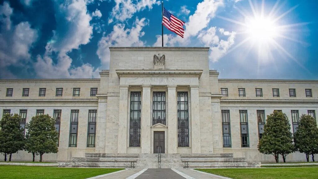 'الفيدرالي'-الأميركي-يثبت-الفائدة-بين-350%-و3.75%