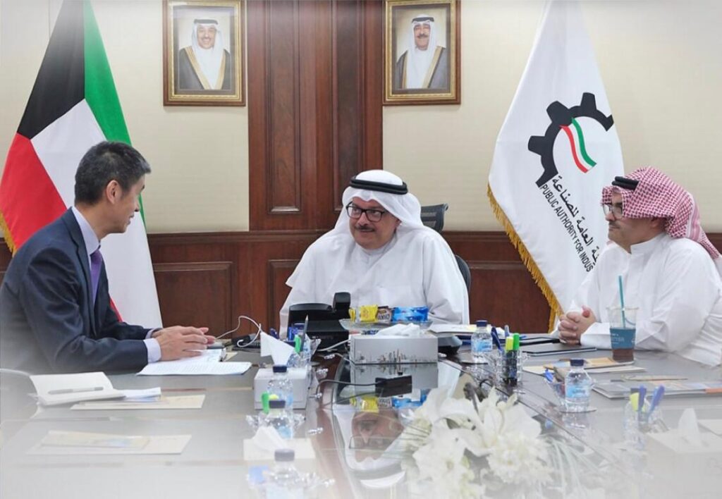 'الصناعة'-تبحث-تعزيز-التعاون-مع-الصين-وتتلقى-دعوة-للمشاركة-في-منتدى-بريكس-2026